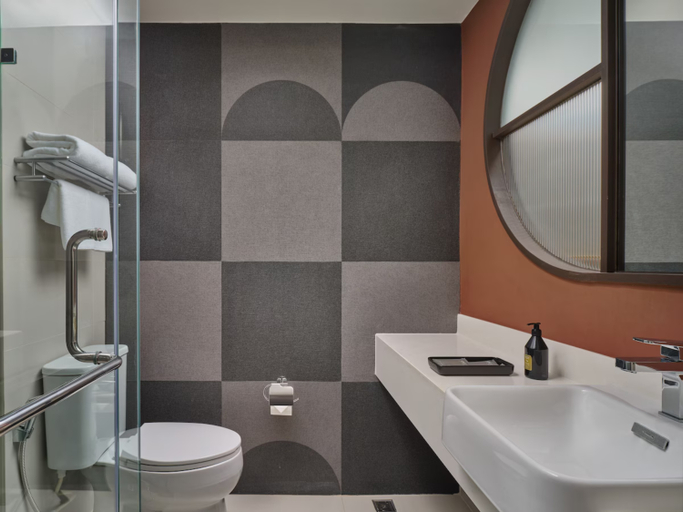 Bathroom 5, The Quarter Onnut by UHG, Phra Khanong