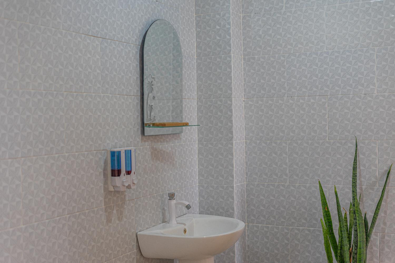 Bathroom 14