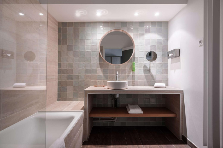 Bathroom 4, Best Western Plus l’Oree Paris Sud, Essonne