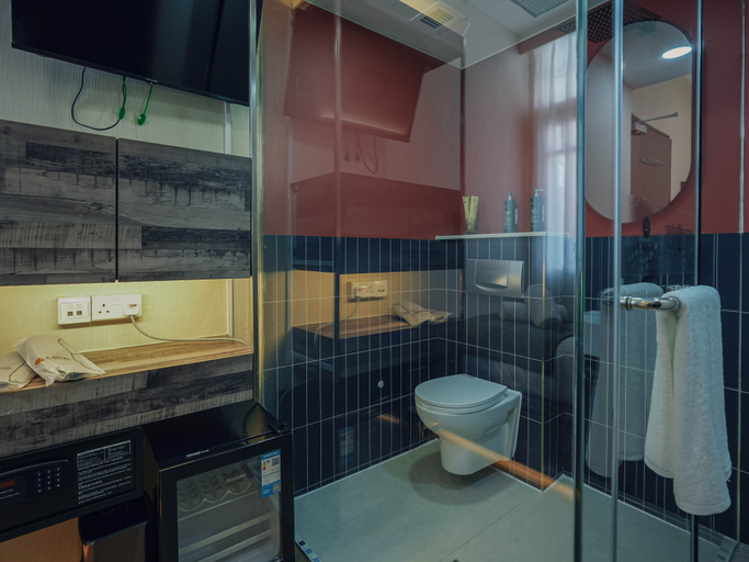 Bathroom 4