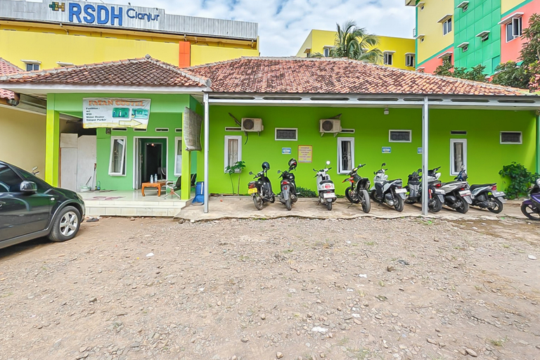 Exterior & Views 2, RedDoorz Syariah near RS Dr. Hafiz Cianjur, Cianjur