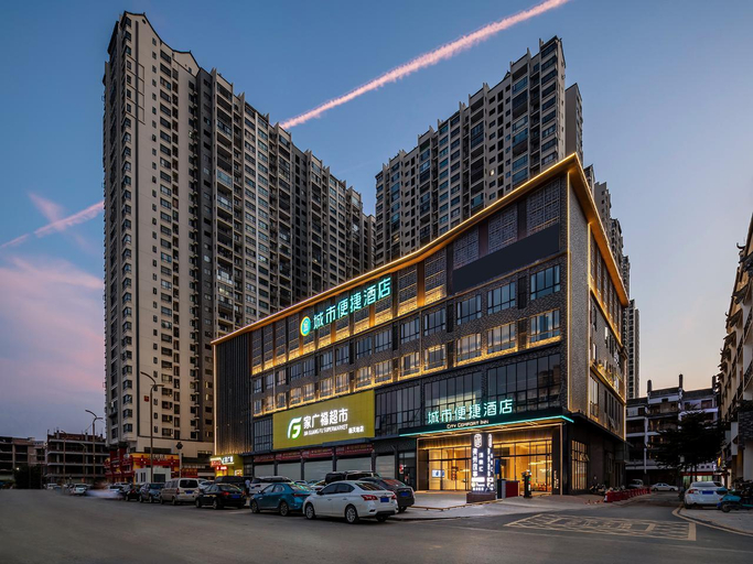 Exterior & Views