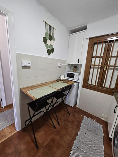 Others 5, Anabel Home, Pontevedra