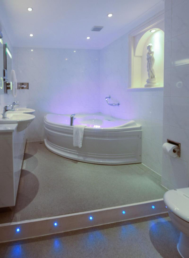 Bathroom 4, The Falcon Hotel, Cornwall