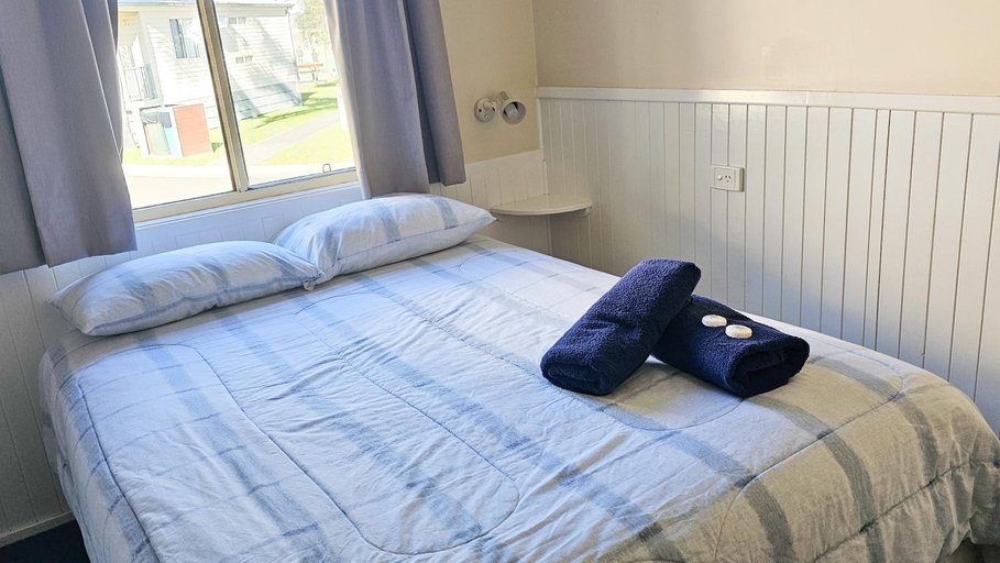 Bedroom 2, Barrack Point Holidays, Shellharbour