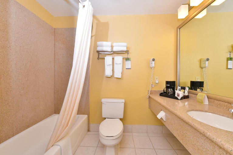 Bathroom 4, Quality Suites Midland North Loop 250, Midland