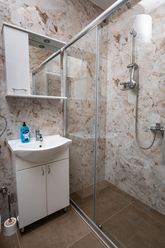 Others 4, Apartmani Kaan