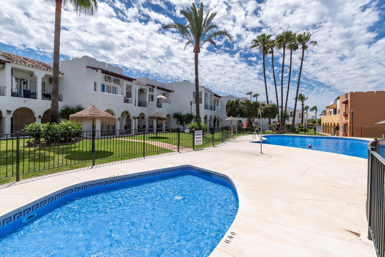 Others 3, Renovated apartment on beachside with pool, Málaga