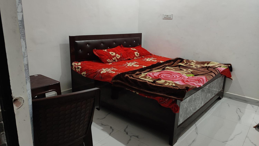 Others 2, Shanti palace chudamani chauraha Ayodhya, Faizabad