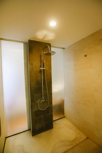 Bathroom 9