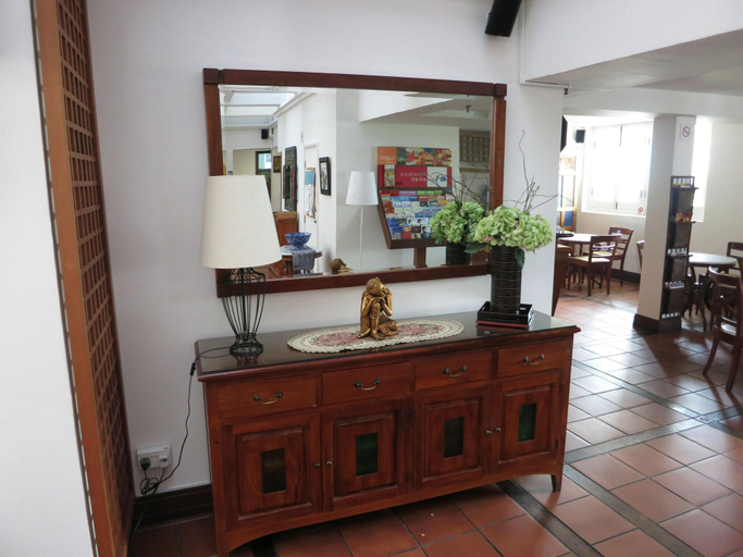Bathroom 4, Perak Hotel, Singapore