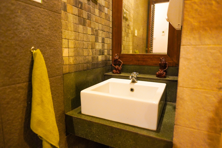 Bathroom 12