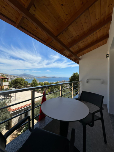 Others 3, Adem Hillcrest Apartments, Sarandës