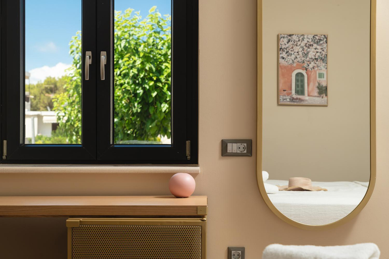 Bathroom 5, The Alma City Apartments, Crete