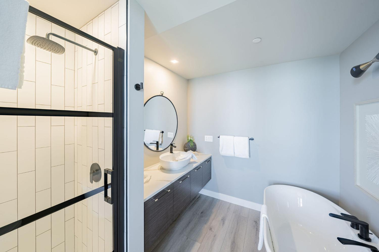 Bathroom 4, Sunrise Ridge Waterfront Resort, Nanaimo