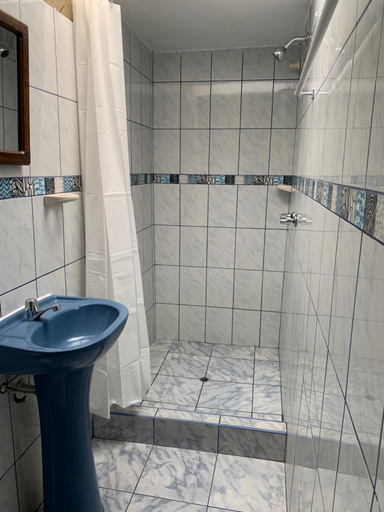 Shower 5, Casa Patacalle, Urubamba