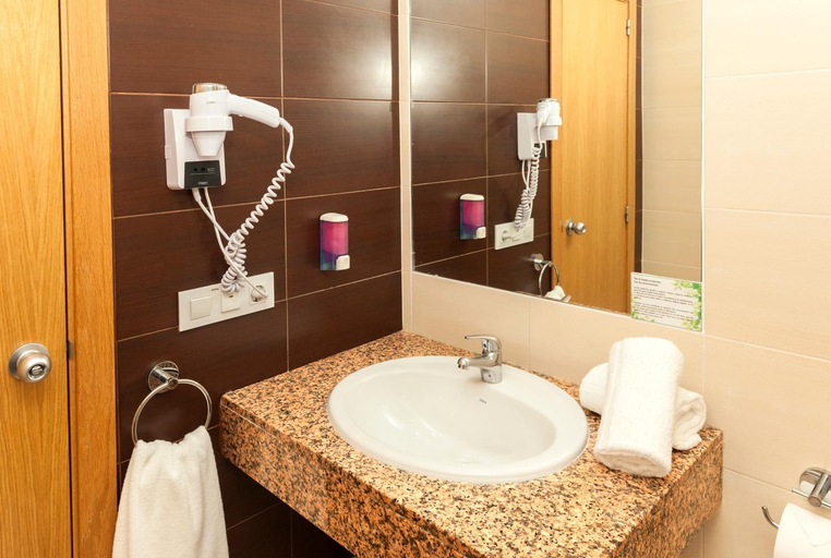 Bathroom 4, Gala Placidia, Alicante