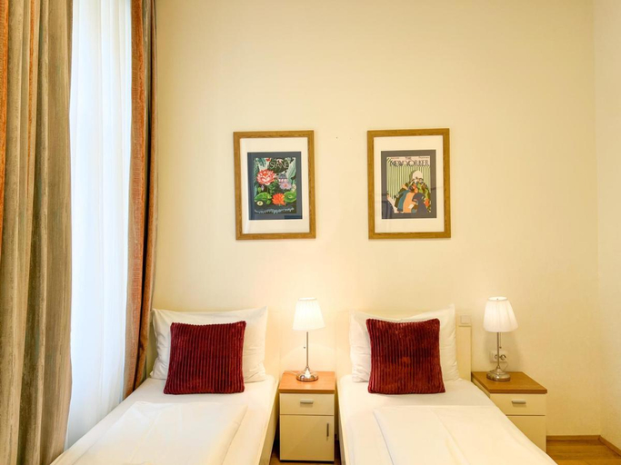 Bedroom 5, Riess City Hotel self check in, Wien