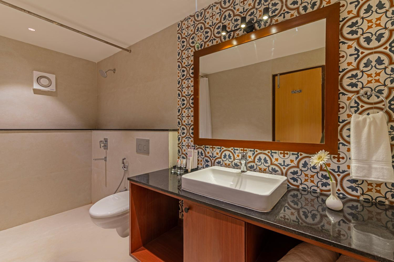 Bathroom 5, Sterling Karwar, Uttara Kannada