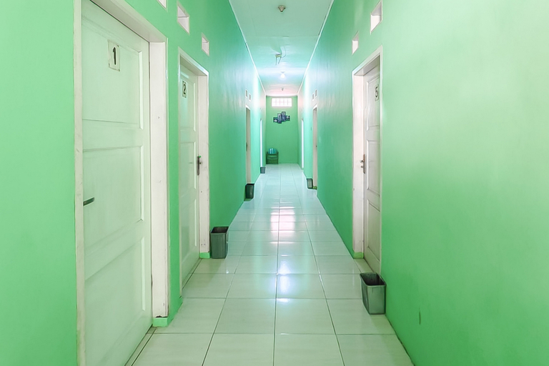 Others 4, RedDoorz Syariah near RS Dr. Hafiz Cianjur, Cianjur