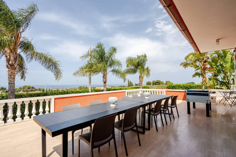 Food & Drinks, Massaroom: Villa strepitosa con vista mare, Bari