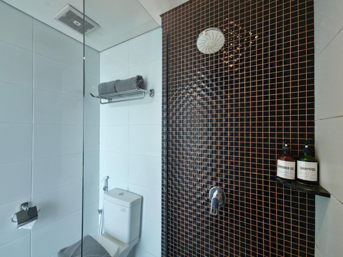 Bathroom 15