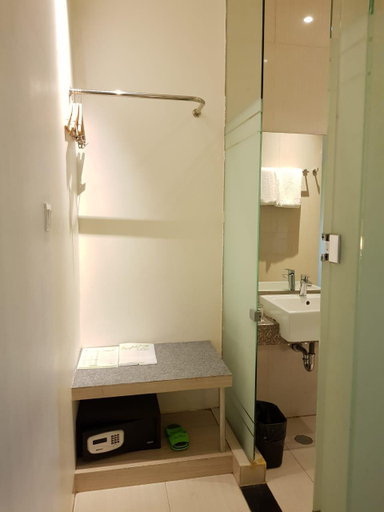 Bathroom 15