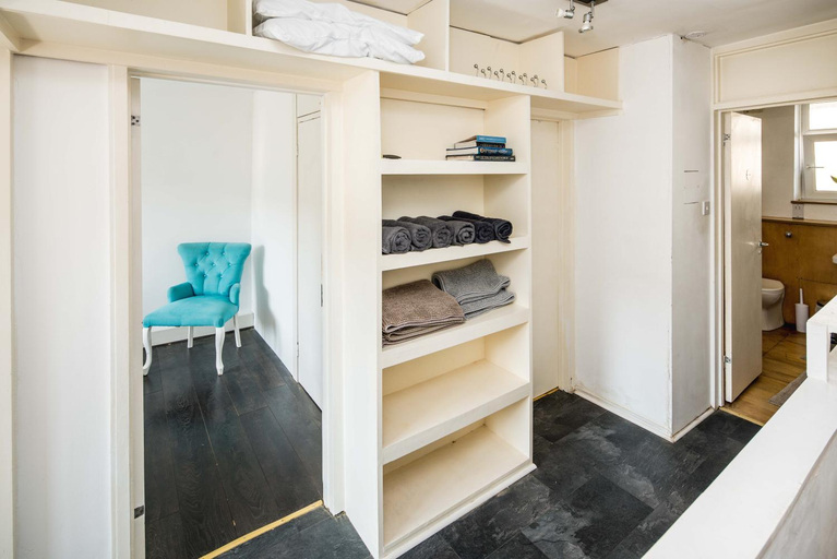 Others 5, Hoxton Rooms - Homestay, London