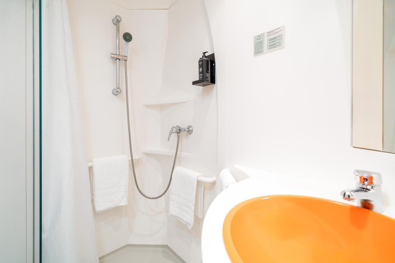 Bathroom 3, Herculano Stays Porto, Porto