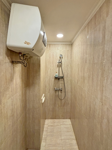 Bathroom 10