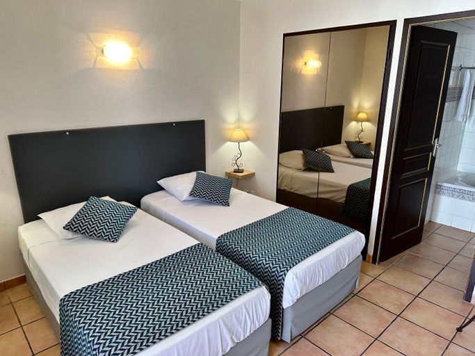 Bedroom 2, Logis Hotel Les II Mas - Perpignan Sud, Pyrénées-Orientales