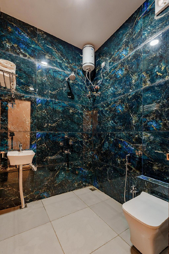 Bathroom, Hotel Shiv Vilas Palace, Ujjain