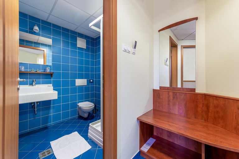 Bathroom 4, Villa Oliver Godollo, Gödöllő