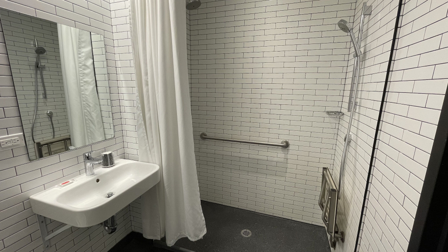 Bathroom 5, Pod Times Square, New York