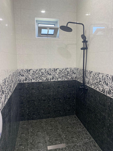 Bathroom 3, Ralina Restaurant and Hotel