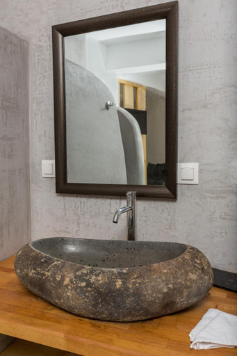Bathroom 5, Anamar Kea, South Aegean