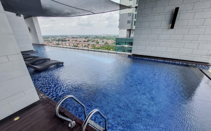 Others 2, Spacious 3BR with Extra Room at Hillcrest House Apartment By Travelio, Tangerang