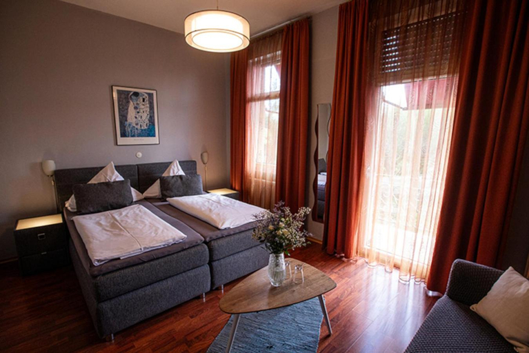 Bedroom 4, Hotel Rosengarten Kehl, Ortenaukreis