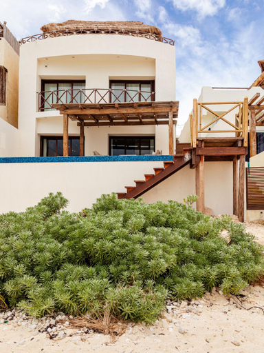 Exterior view 5, Casa Javi- Ocean Front located Mid Isla Mujeres, Isla Mujeres