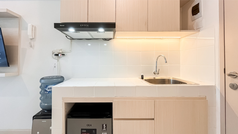 Others 2, Comfy and Best Deal Studio Apartment Tokyo Riverside PIK 2 By Travelio, Tangerang