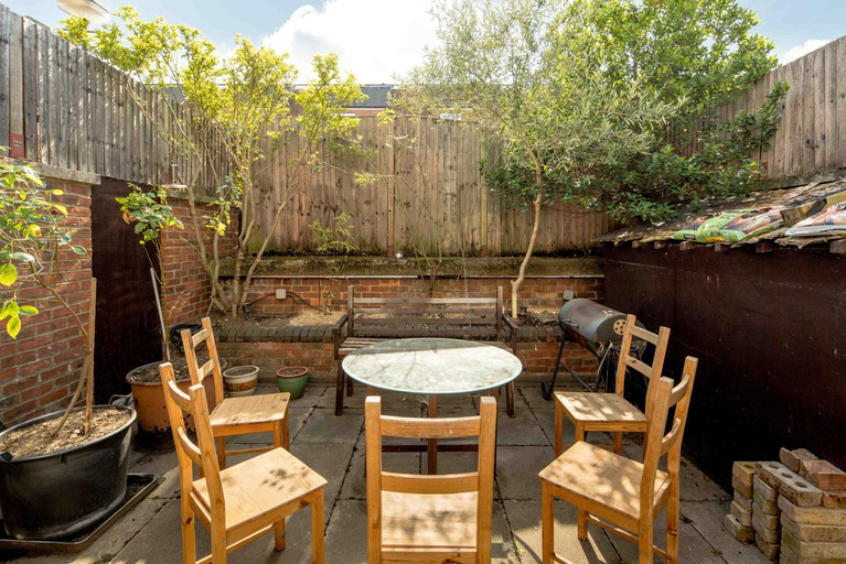 Others 4, Hoxton Rooms - Homestay, London
