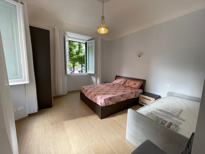 2, Casa al mare, Savona