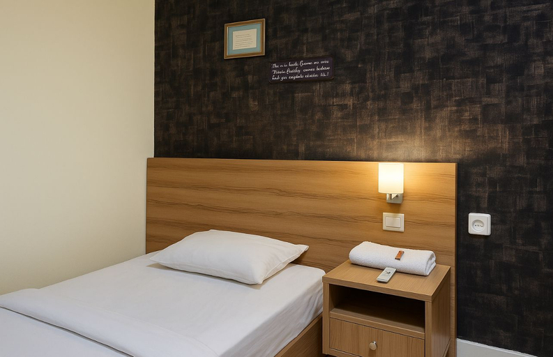 Bedroom 2, N Hotel Syariah, Tanjung Pinang