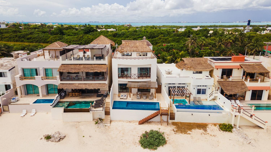 Exterior view 2, Casa Javi- Ocean Front located Mid Isla Mujeres, Isla Mujeres