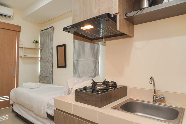 Bedroom 4, Good Deal and Restful Studio Apartment B Residence By Travelio, Tangerang Selatan