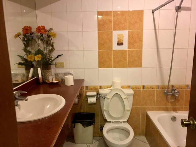 Bathroom, Casa Cecilia Heritage Hotel, Taal