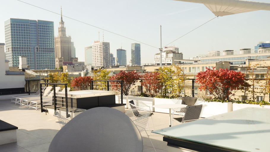 Food & Drinks 5, No.4 Residence, Warsaw