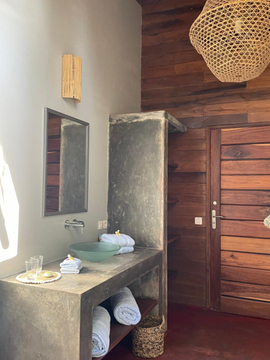 Bathroom 2, lodges cap dore, Diana