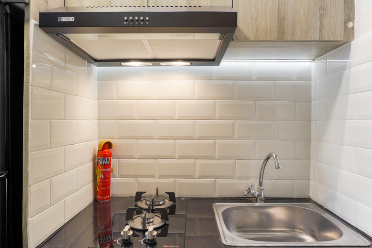 Others 4, Modern Look and Nice Studio Transpark Bintaro Apartment By Travelio, South Tangerang