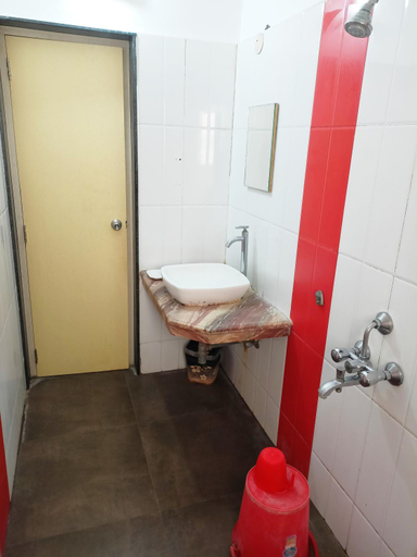 Bathroom 4, The Pikus Inn, Purba Medinipur